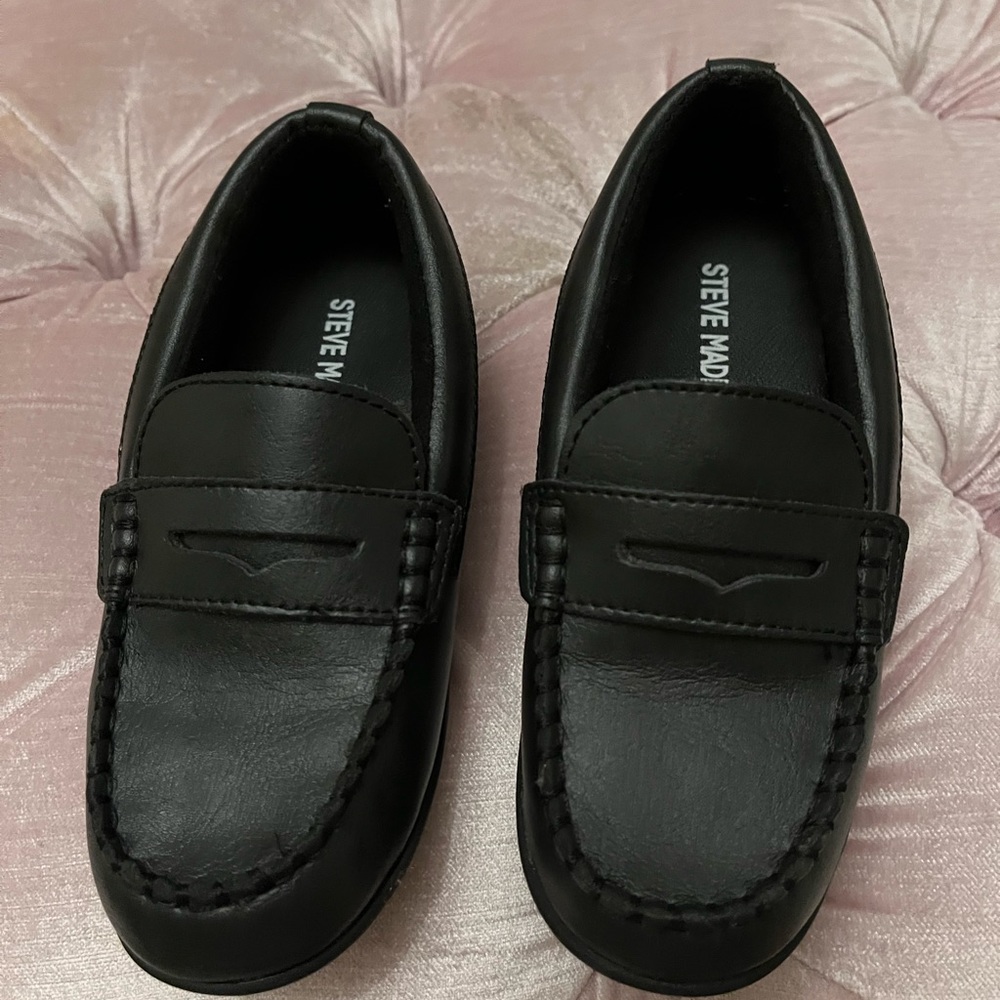 Boys dress shoes. Size 10c. Excellent condition. Worn once for pictures.